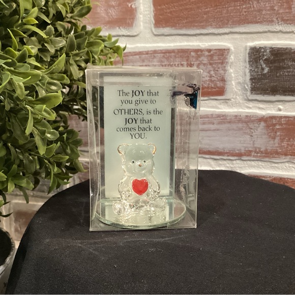 NIB - Glass Crafted - Red Heart “Joy” Bear - Mirrored Base - Gold Trimmed Ears - Picture 2 of 9